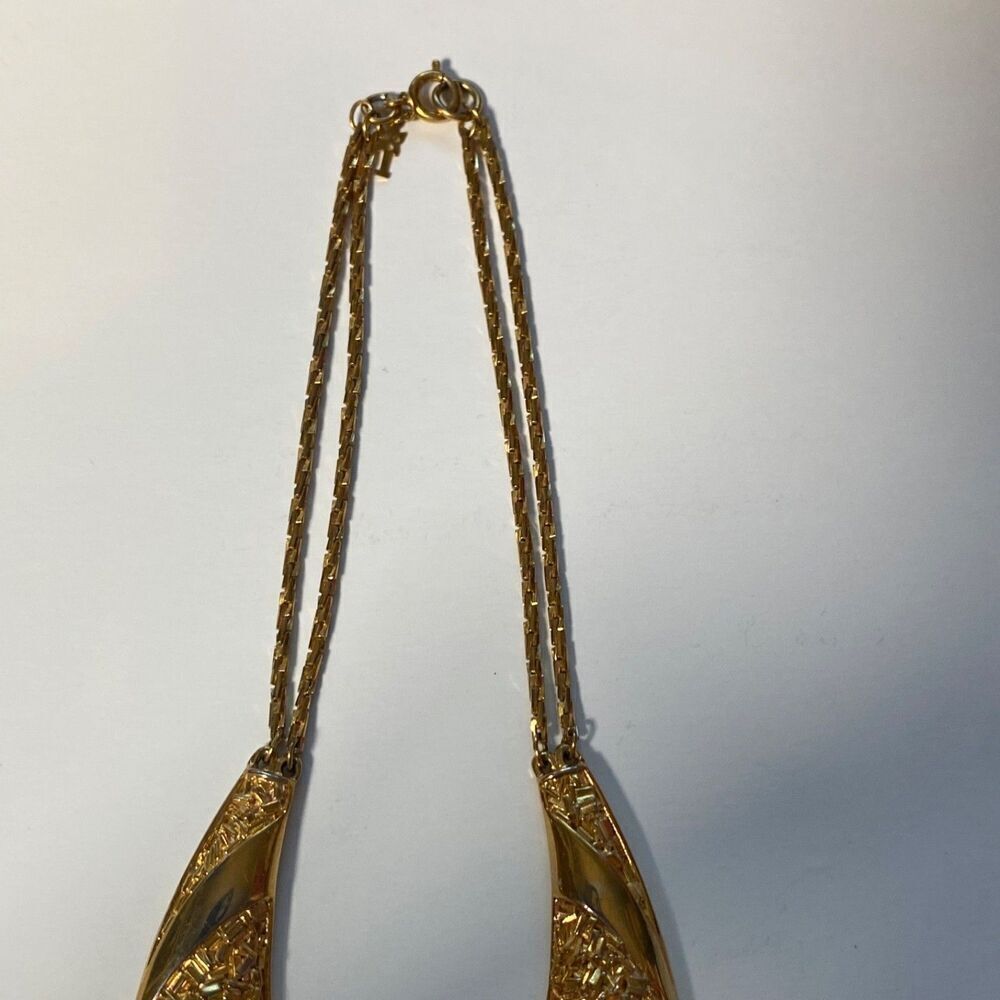 Vintage Crown Trifari Gold Tone Multi-Strand Bib Necklace | 15″ Signed Trifari © - Picture 5 of 9